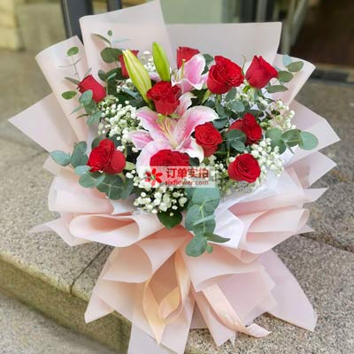 锦州11朵红玫瑰百合，全世界里只有一个你